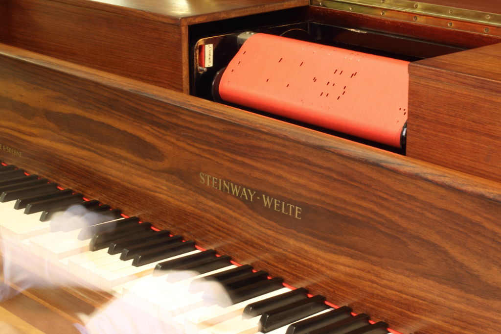 Dank auf Notenrollen eingespielter Musikwerke, kann die Spielweise und Interpretation zahlreicher Pianistinnen und Pianisten bis heute erhalten, gehört und erforscht werden.